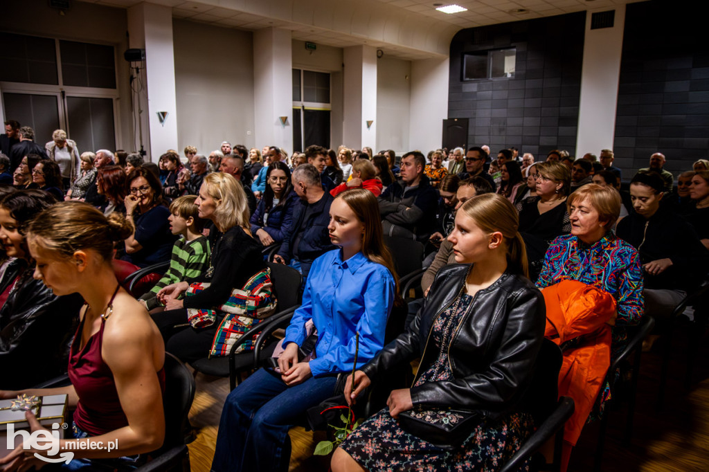 Premiera spektaklu Brokenhill grupy Antrakt