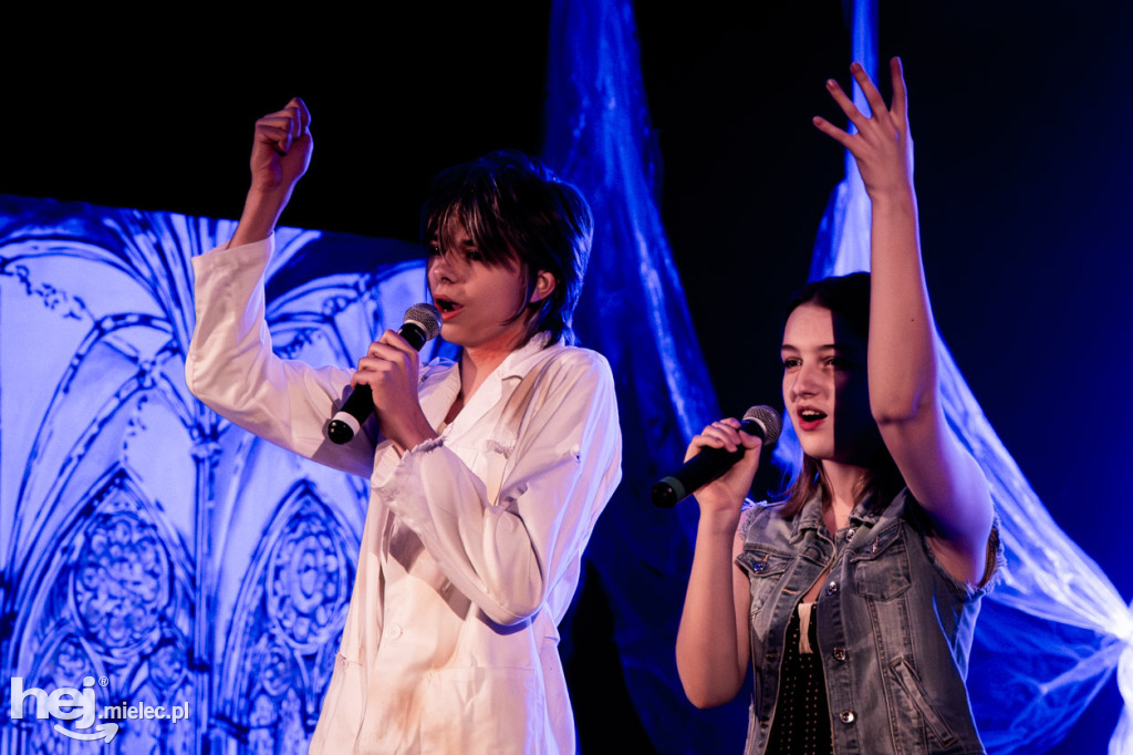 Premiera spektaklu Brokenhill grupy Antrakt