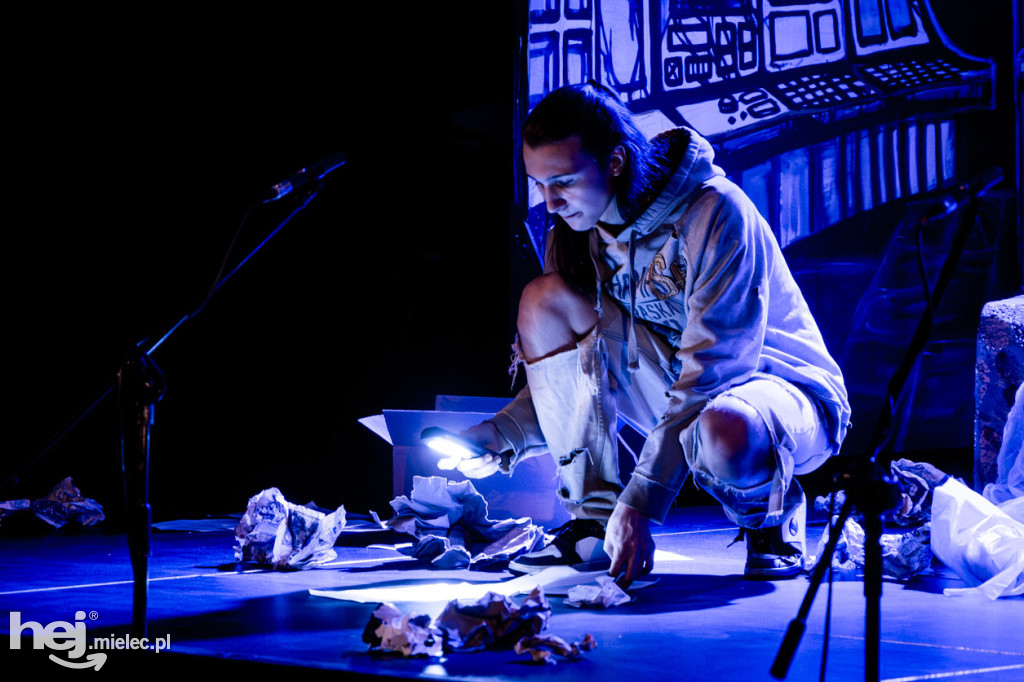 Premiera spektaklu Brokenhill grupy Antrakt