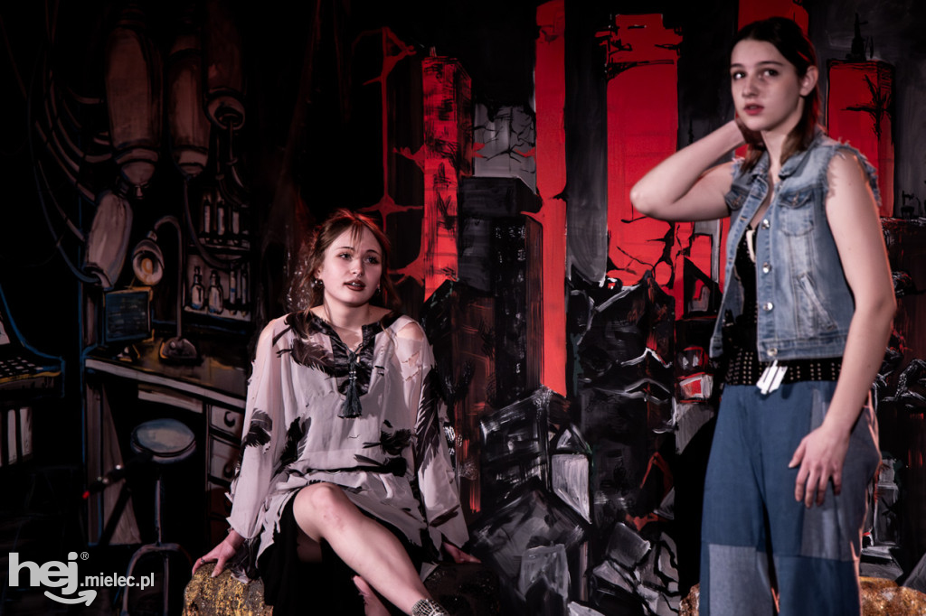 Premiera spektaklu Brokenhill grupy Antrakt