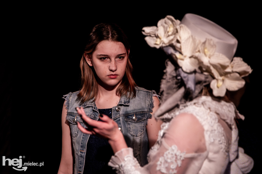 Premiera spektaklu Brokenhill grupy Antrakt