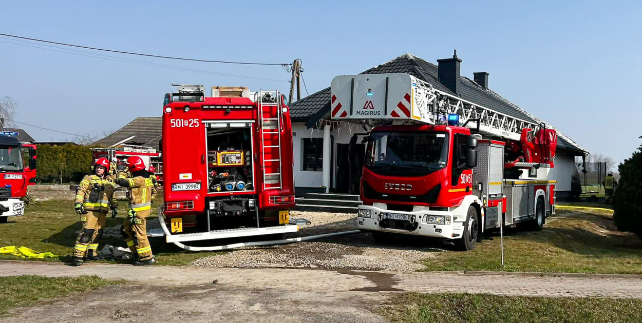 Pożar domu: dwudziestu strażaków w akcji