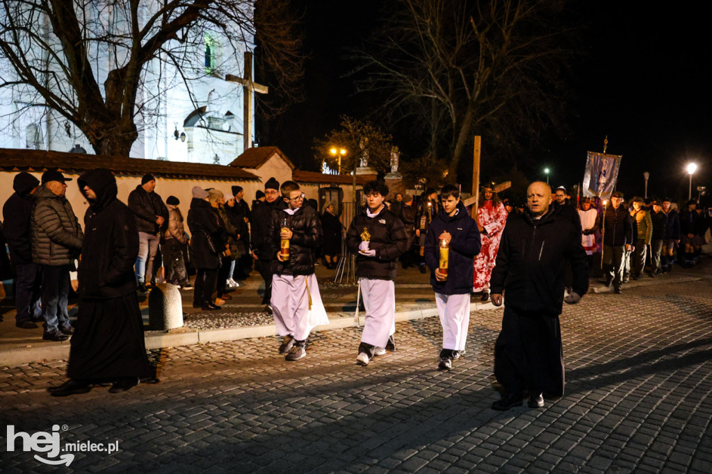 Drogi krzyżowe na mieleckich osiedlach
