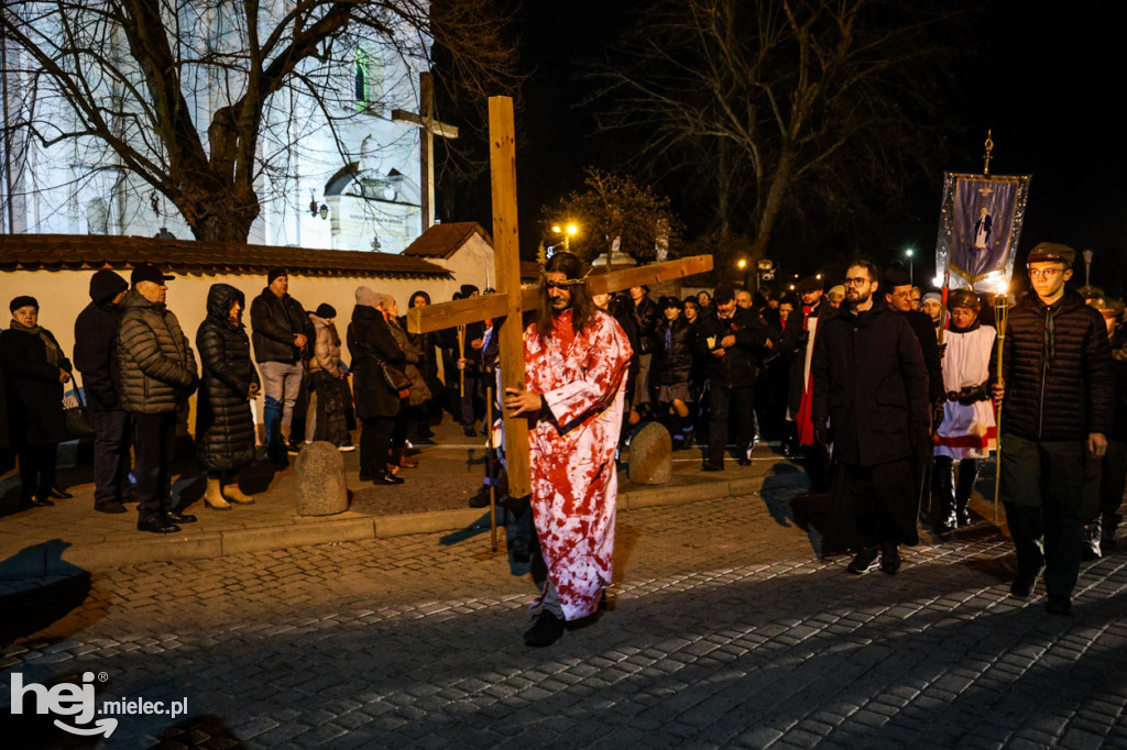 Drogi krzyżowe na mieleckich osiedlach
