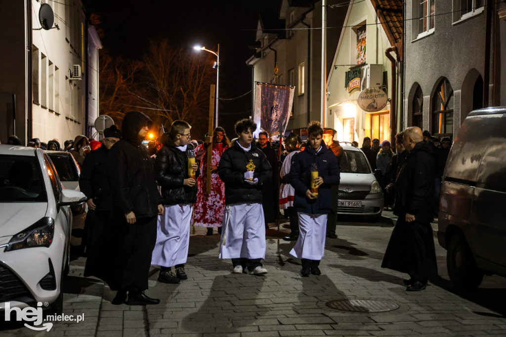Drogi krzyżowe na mieleckich osiedlach