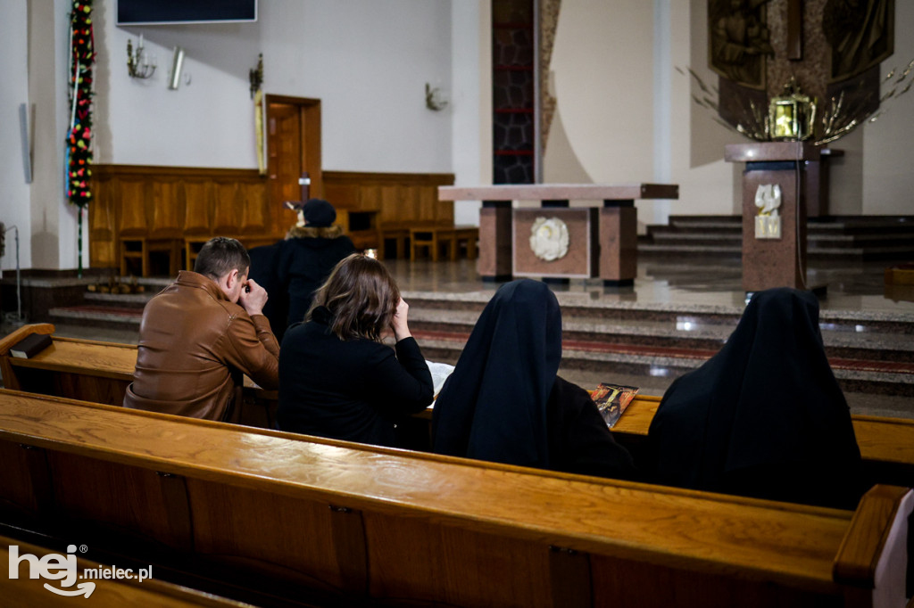 Wielki Piątek w mieleckich świątyniach