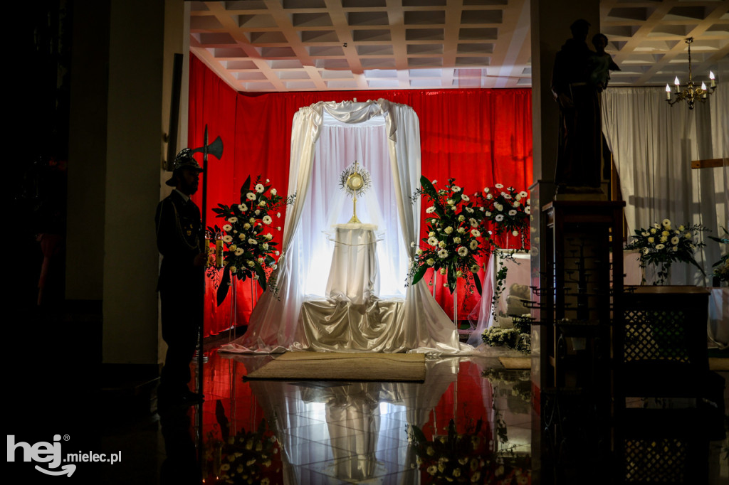 Wielki Piątek w mieleckich świątyniach