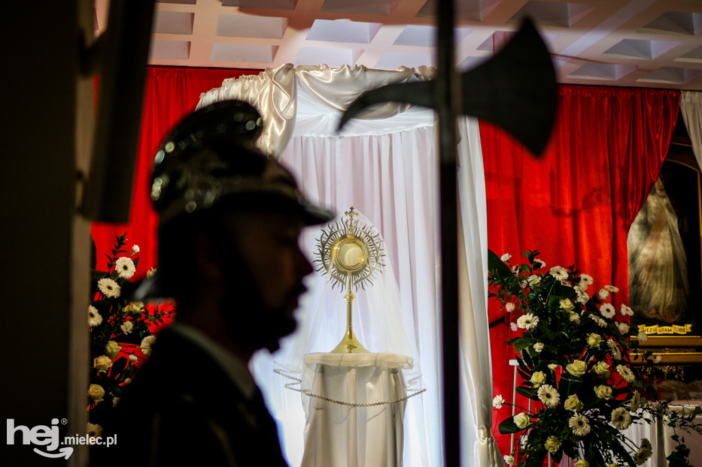 Wielki Piątek w mieleckich świątyniach