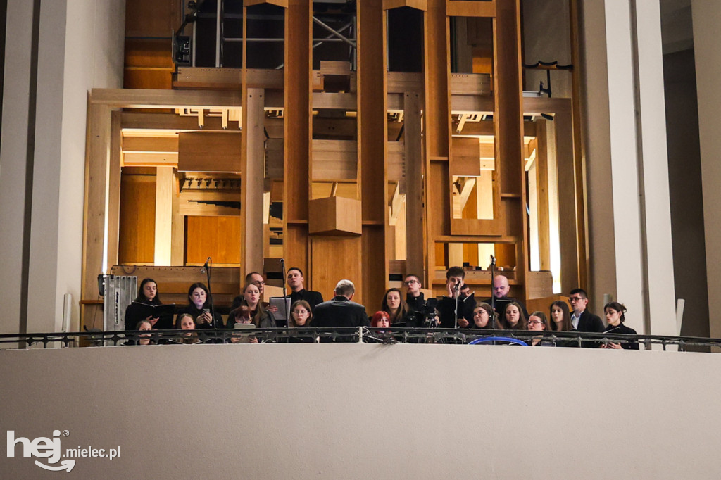 Wielki Piątek w mieleckich świątyniach