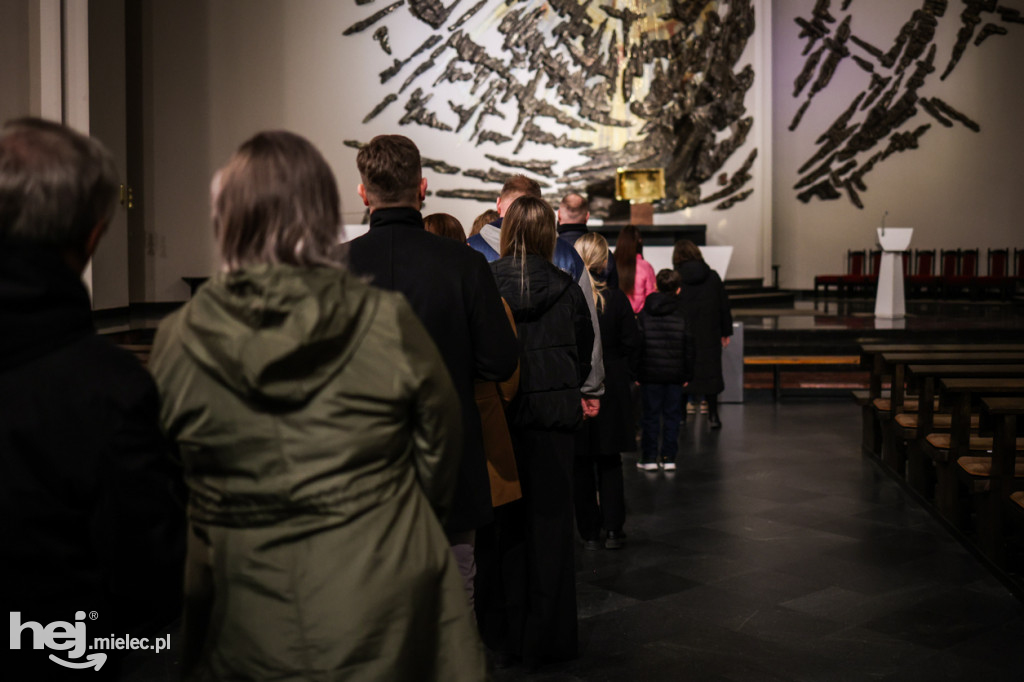 Wielki Piątek w mieleckich świątyniach