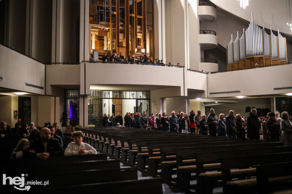 Wielki Piątek w mieleckich świątyniach