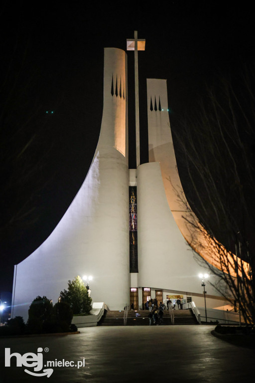 Wielki Piątek w mieleckich świątyniach