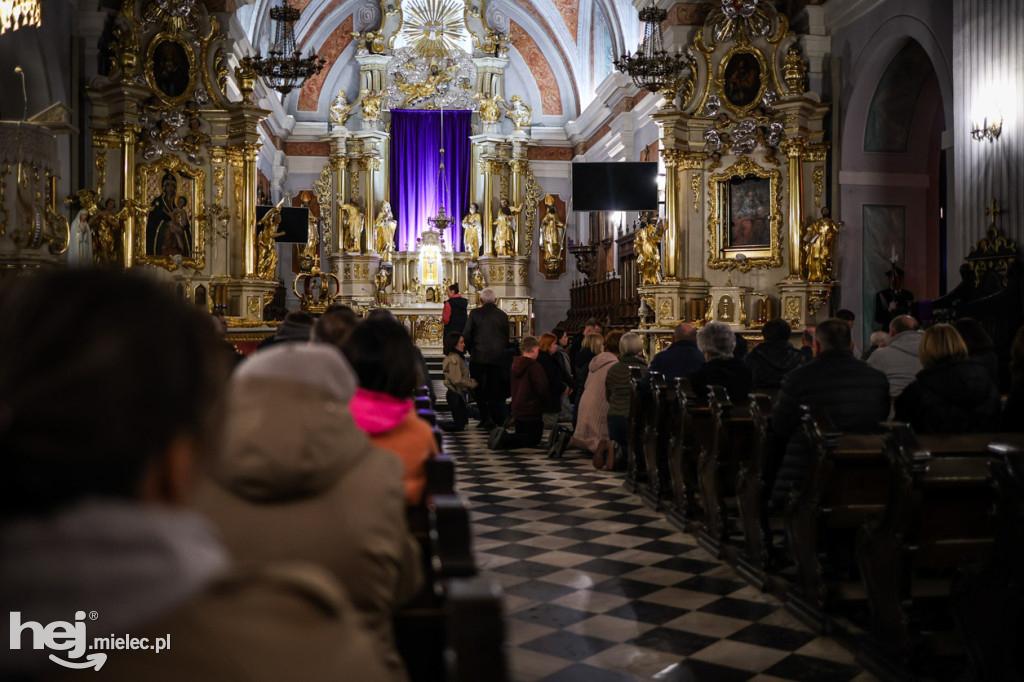 Wielki Piątek w mieleckich świątyniach