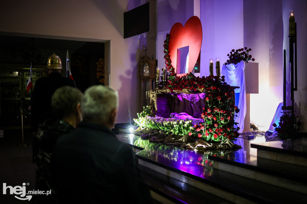 Wielki Piątek w mieleckich świątyniach