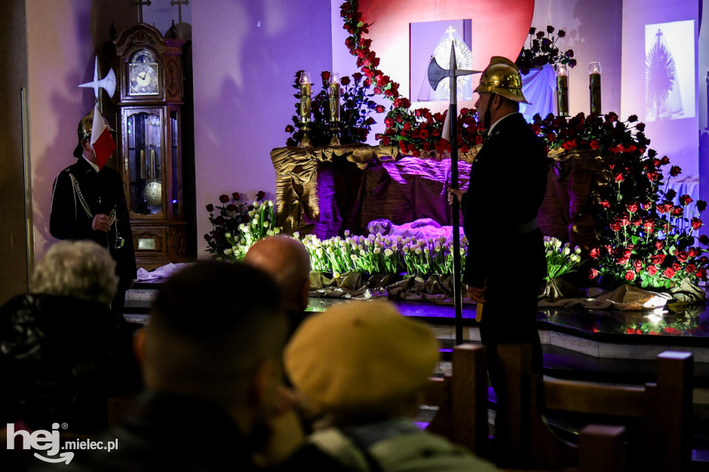 Wielki Piątek w mieleckich świątyniach