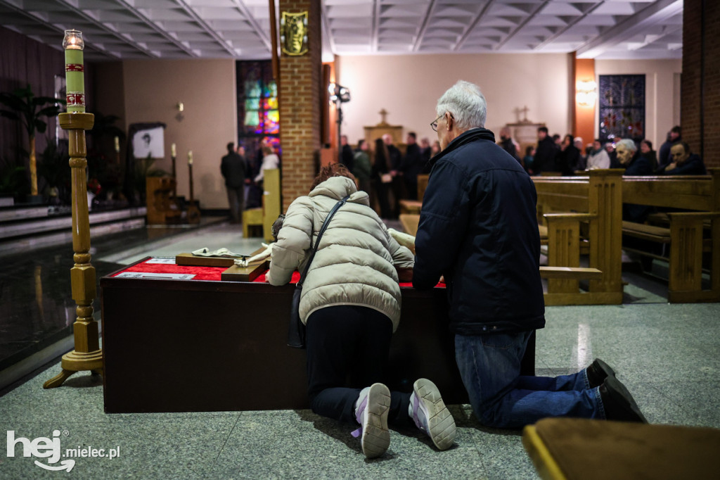 Wielki Piątek w mieleckich świątyniach