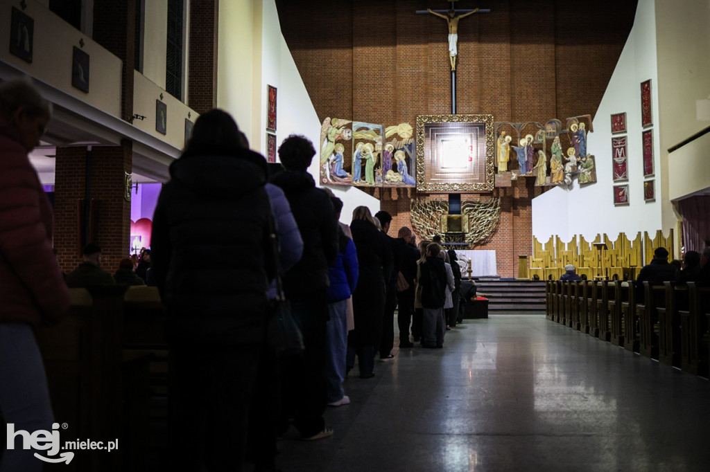 Wielki Piątek w mieleckich świątyniach