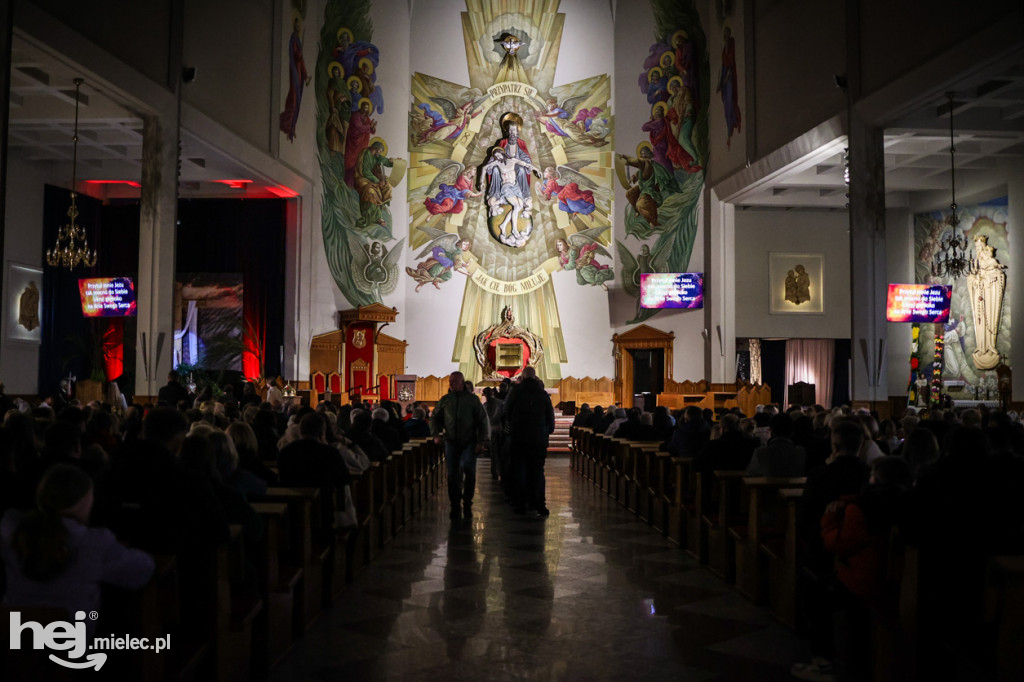 Wielki Piątek w mieleckich świątyniach