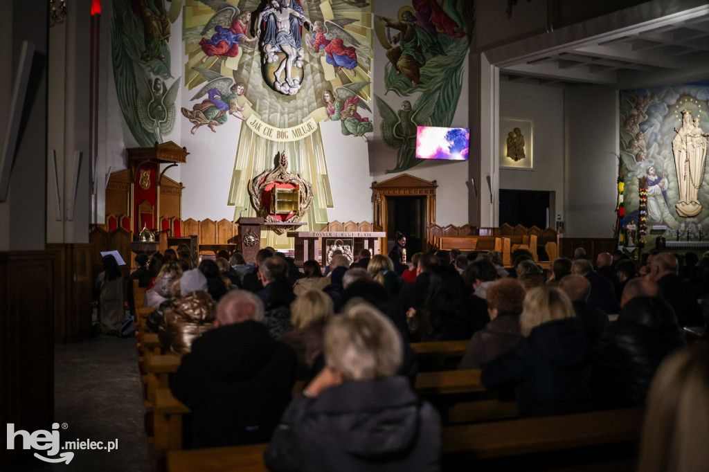 Wielki Piątek w mieleckich świątyniach