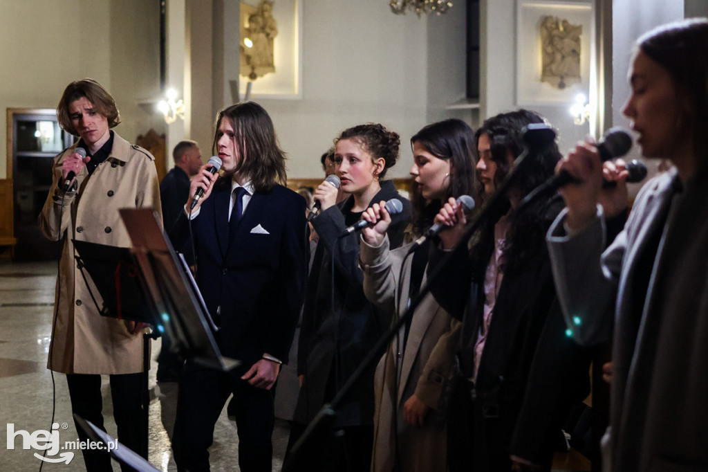 Wielki Piątek w mieleckich świątyniach