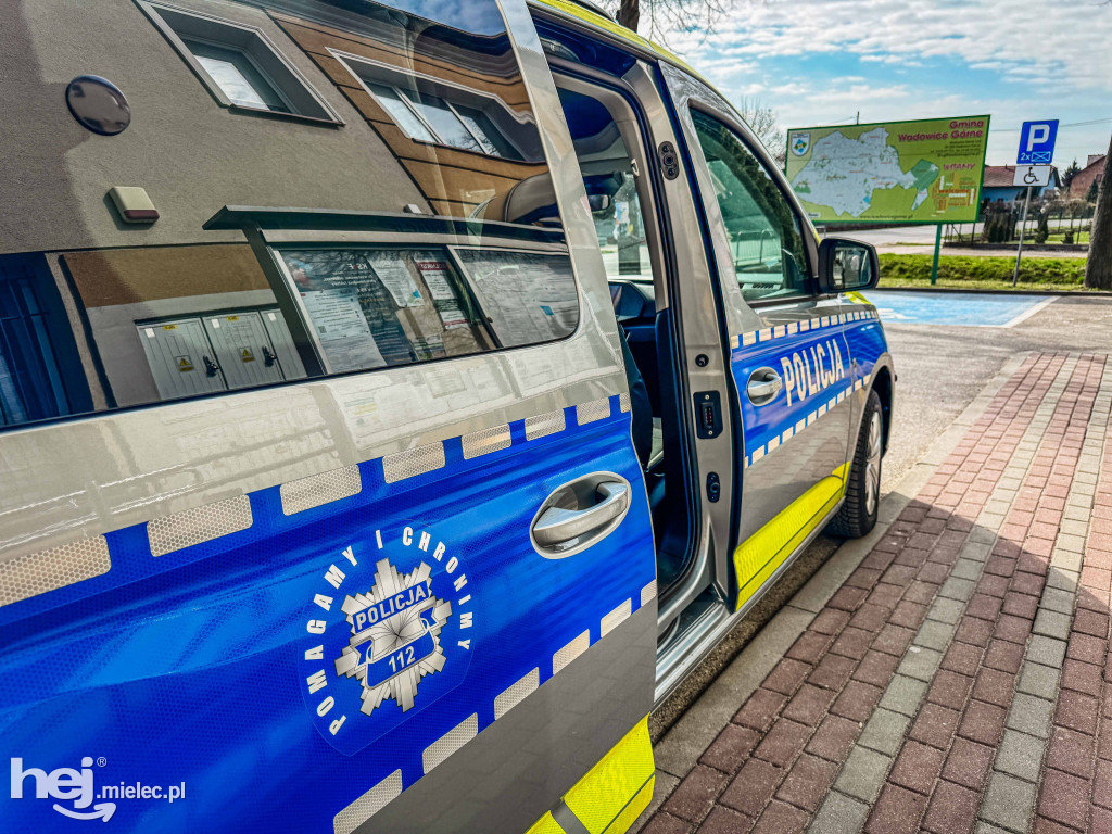 Nowy radiowóz dla policjantów z Wadowic