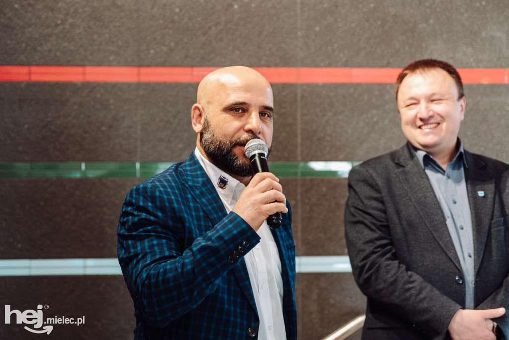 Wiosenne zmagania na Pływalni Smoczka