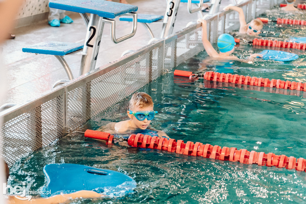 Wiosenne zmagania na Pływalni Smoczka