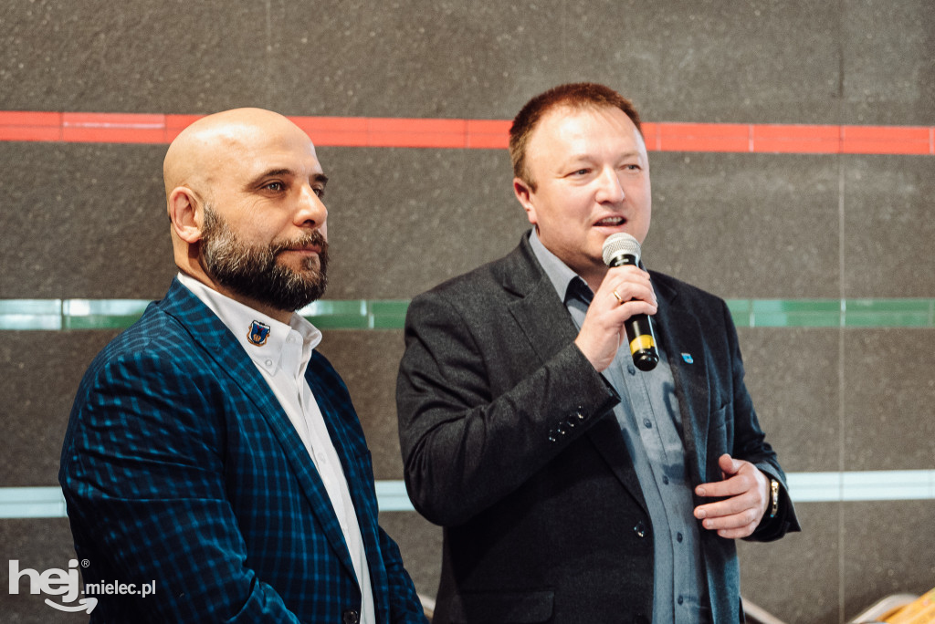 Wiosenne zmagania na Pływalni Smoczka