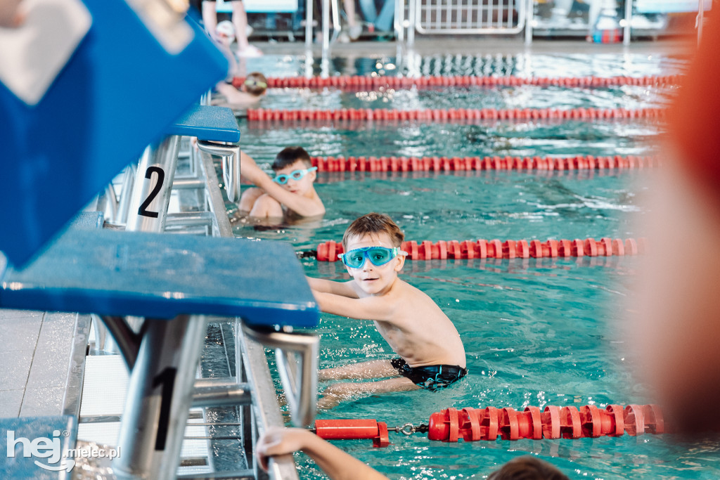 Wiosenne zmagania na Pływalni Smoczka
