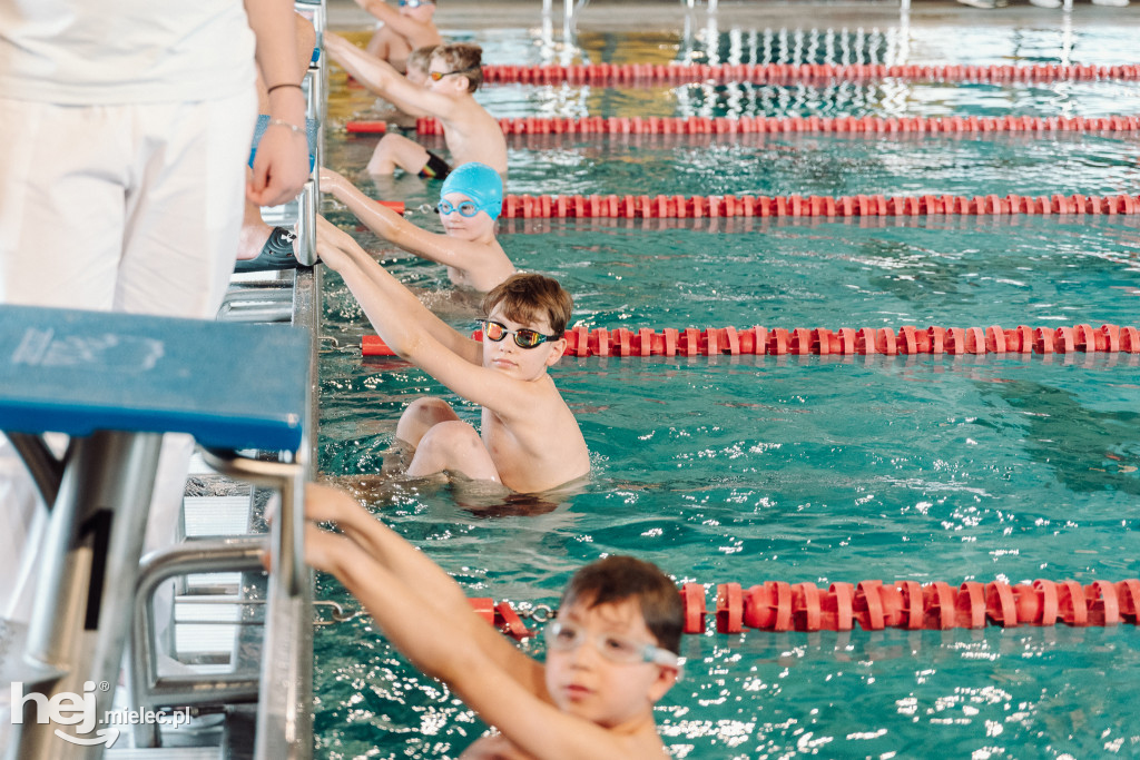 Wiosenne zmagania na Pływalni Smoczka