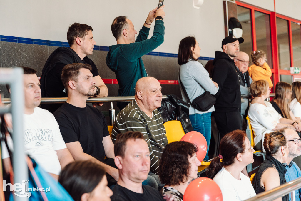 Wiosenne zmagania na Pływalni Smoczka