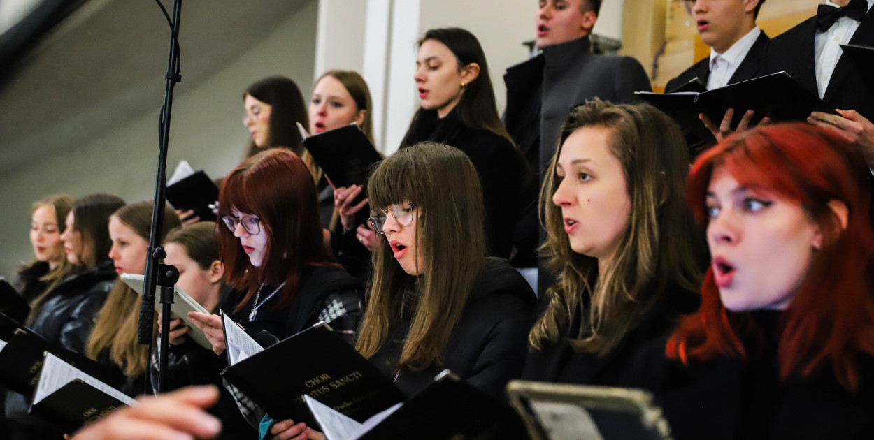 Wielki Piątek w parafii Ducha Świętego w Mielcu