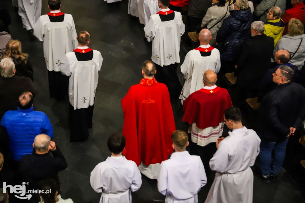 Wielki Piątek w parafii Ducha Świętego w Mielcu