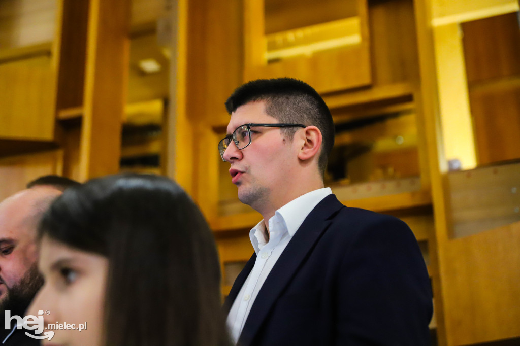 Wielki Piątek w parafii Ducha Świętego w Mielcu