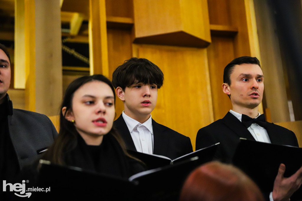 Wielki Piątek w parafii Ducha Świętego w Mielcu