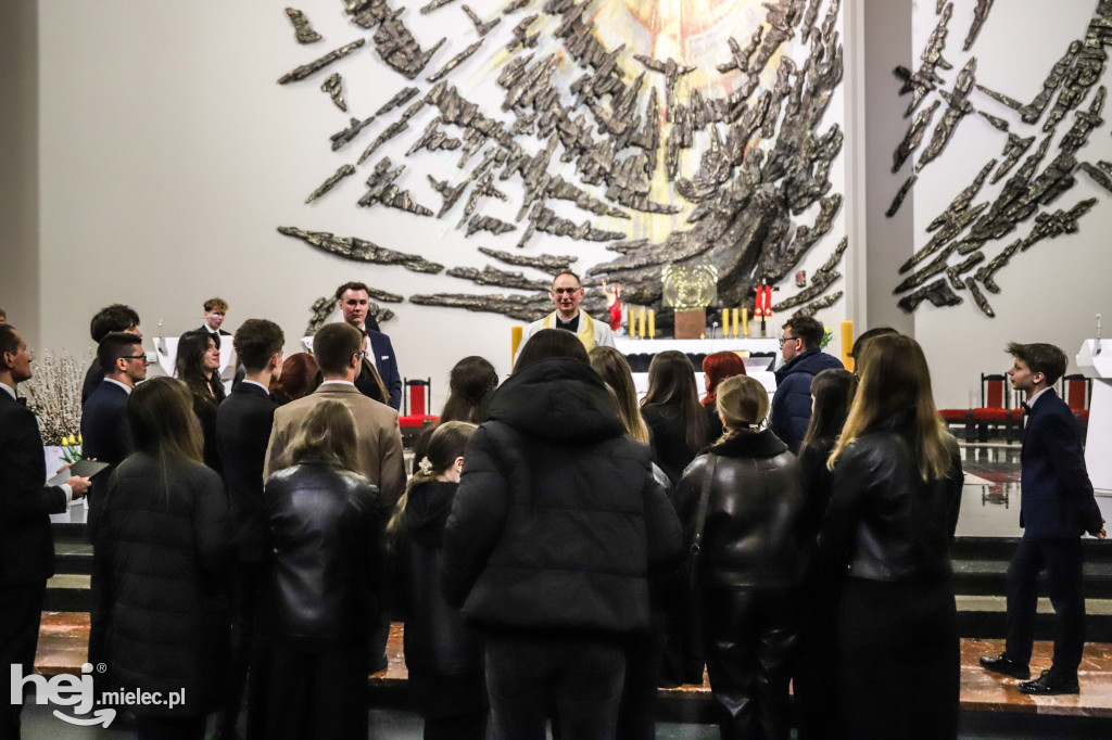 Wigilia Paschalna w parafii Ducha Świętego w Mielcu