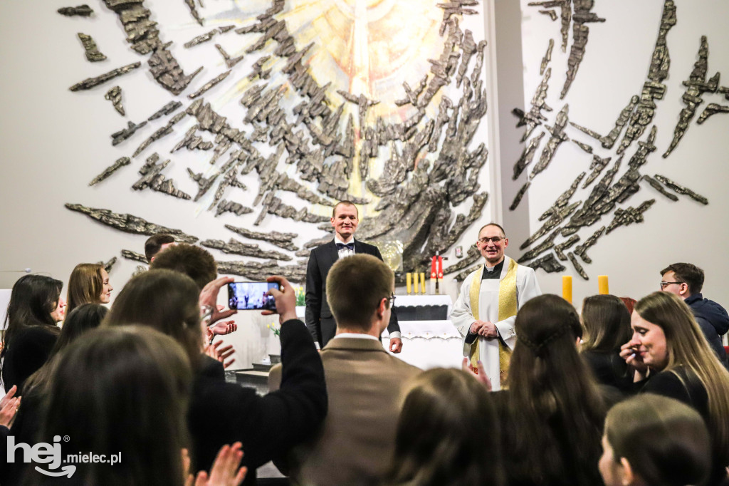 Wigilia Paschalna w parafii Ducha Świętego w Mielcu