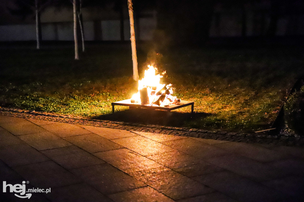 Wigilia Paschalna w parafii Ducha Świętego w Mielcu