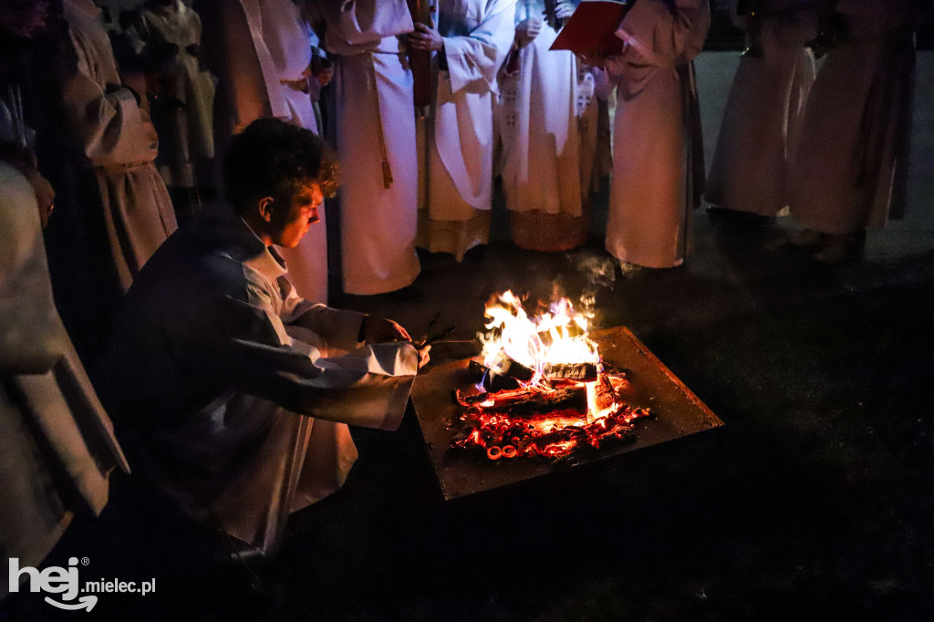 Wigilia Paschalna w parafii Ducha Świętego w Mielcu