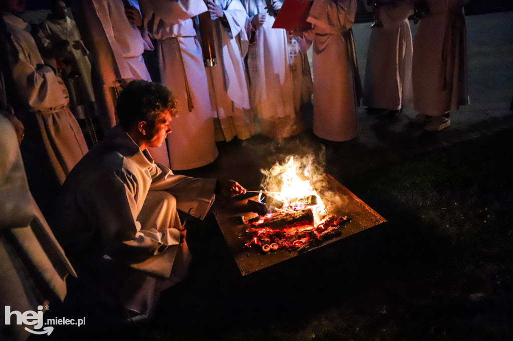 Wigilia Paschalna w parafii Ducha Świętego w Mielcu