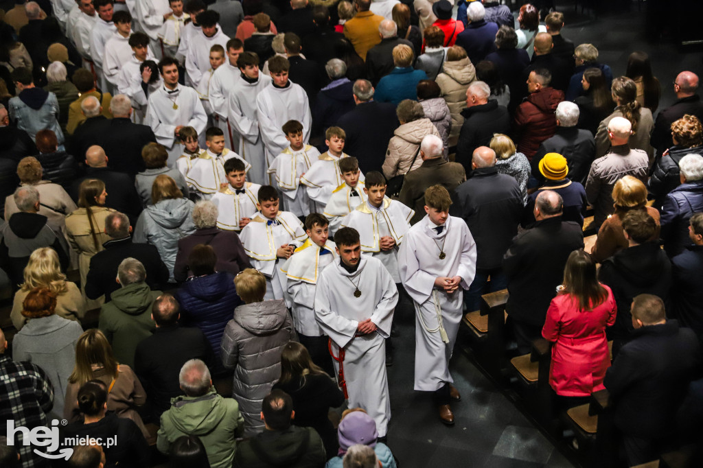 Wigilia Paschalna w parafii Ducha Świętego w Mielcu