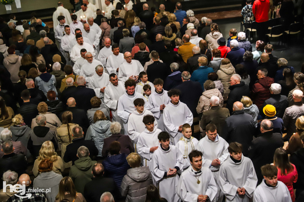 Wigilia Paschalna w parafii Ducha Świętego w Mielcu