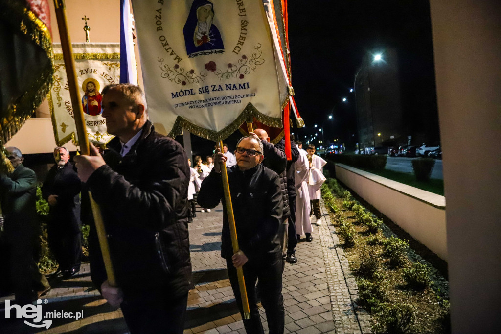 Wigilia Paschalna w parafii Ducha Świętego w Mielcu