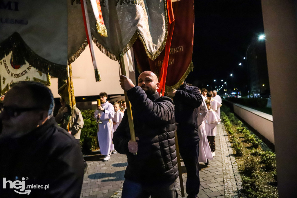 Wigilia Paschalna w parafii Ducha Świętego w Mielcu