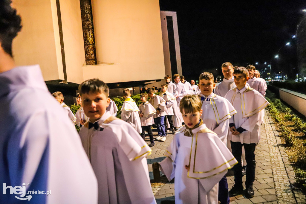 Wigilia Paschalna w parafii Ducha Świętego w Mielcu