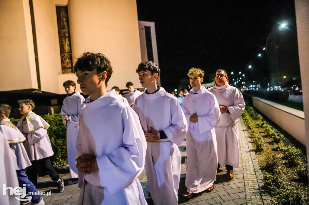 Wigilia Paschalna w parafii Ducha Świętego w Mielcu
