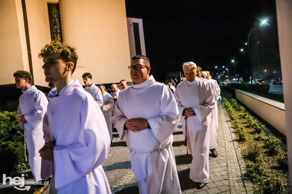 Wigilia Paschalna w parafii Ducha Świętego w Mielcu