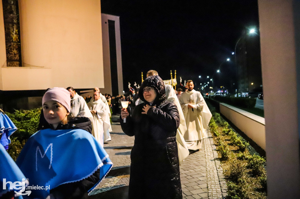 Wigilia Paschalna w parafii Ducha Świętego w Mielcu