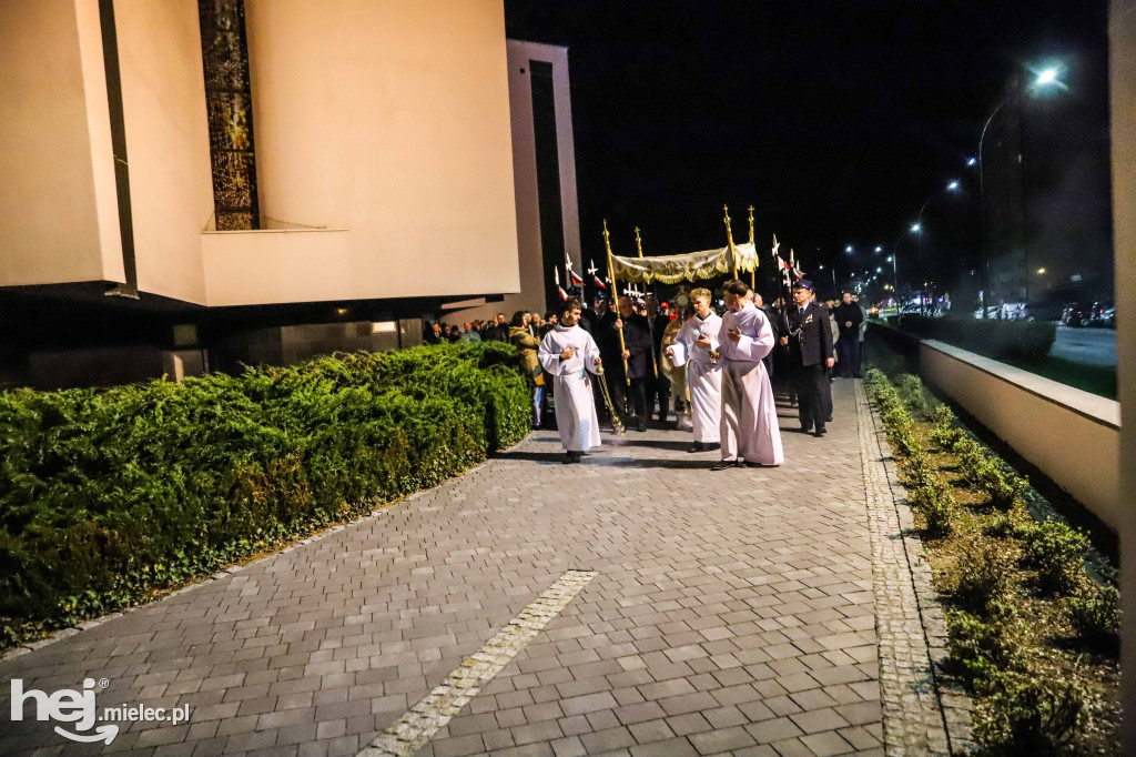 Wigilia Paschalna w parafii Ducha Świętego w Mielcu