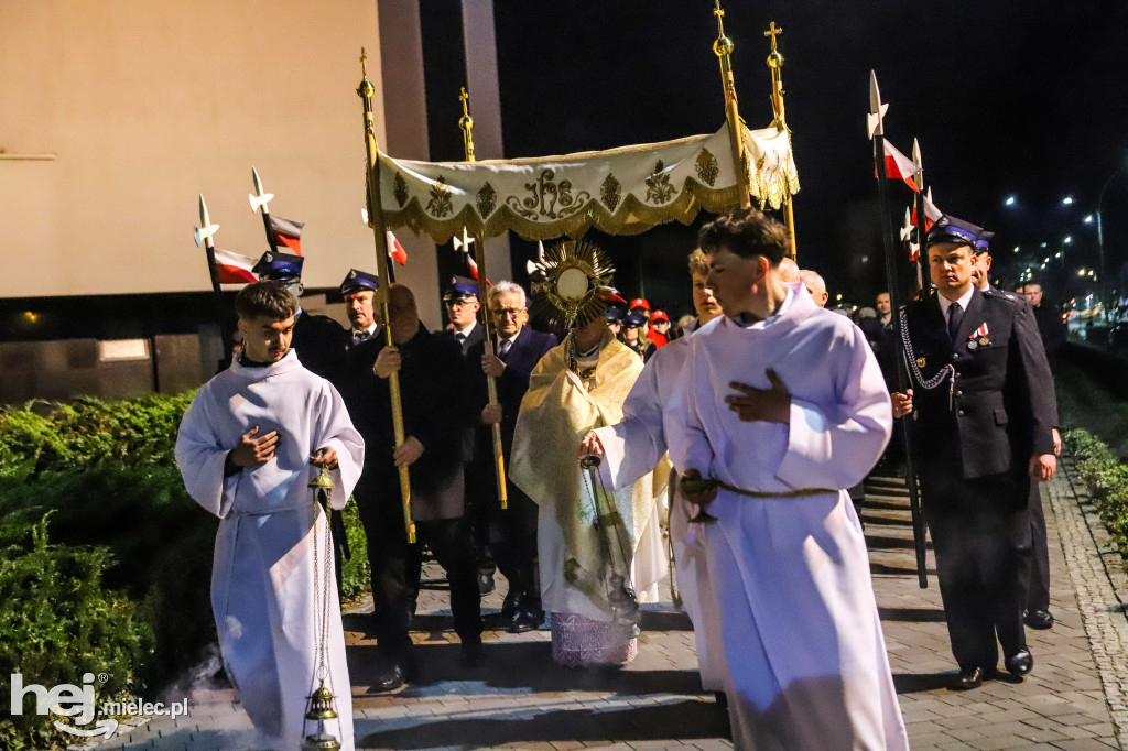 Wigilia Paschalna w parafii Ducha Świętego w Mielcu